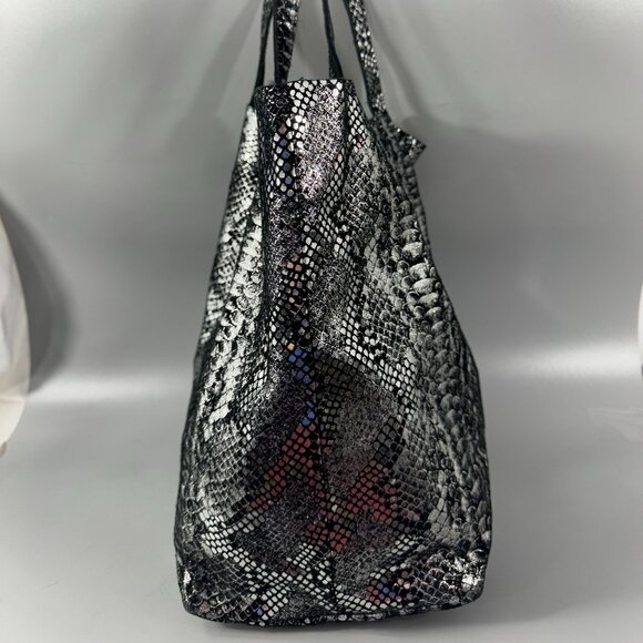 Oak 73 Suede Snake Silver Tote - Picture 4 of 13